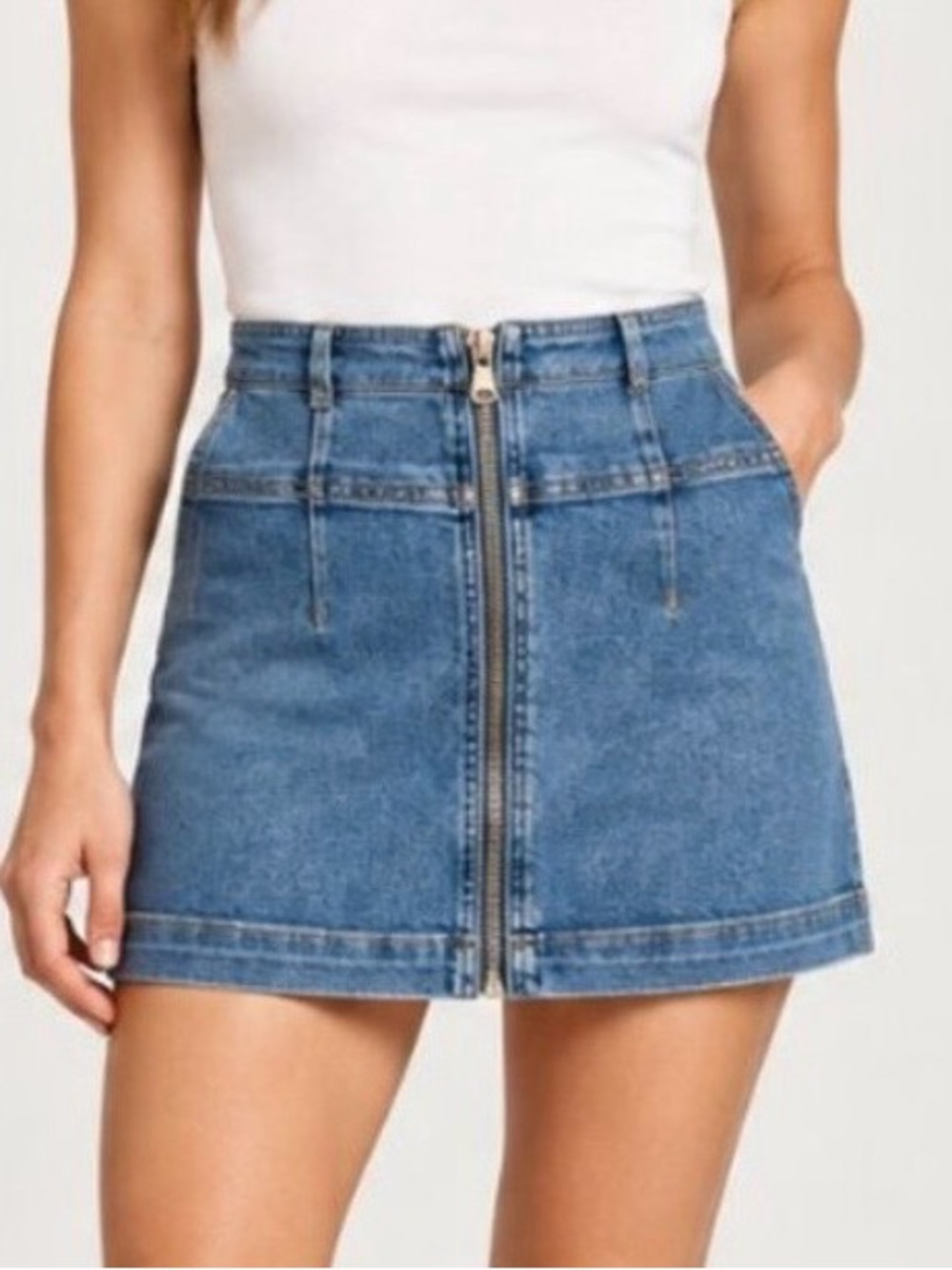 We The Free Virgo Blue Denim Zip Front Mini Skirt 27 Y2K Retro